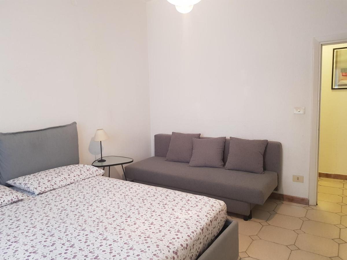 Holiday In Pietra Ligure Exterior foto